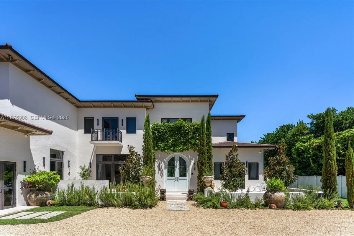 8345 Ponce De Leon Rd, Miami: photo 1 of 30