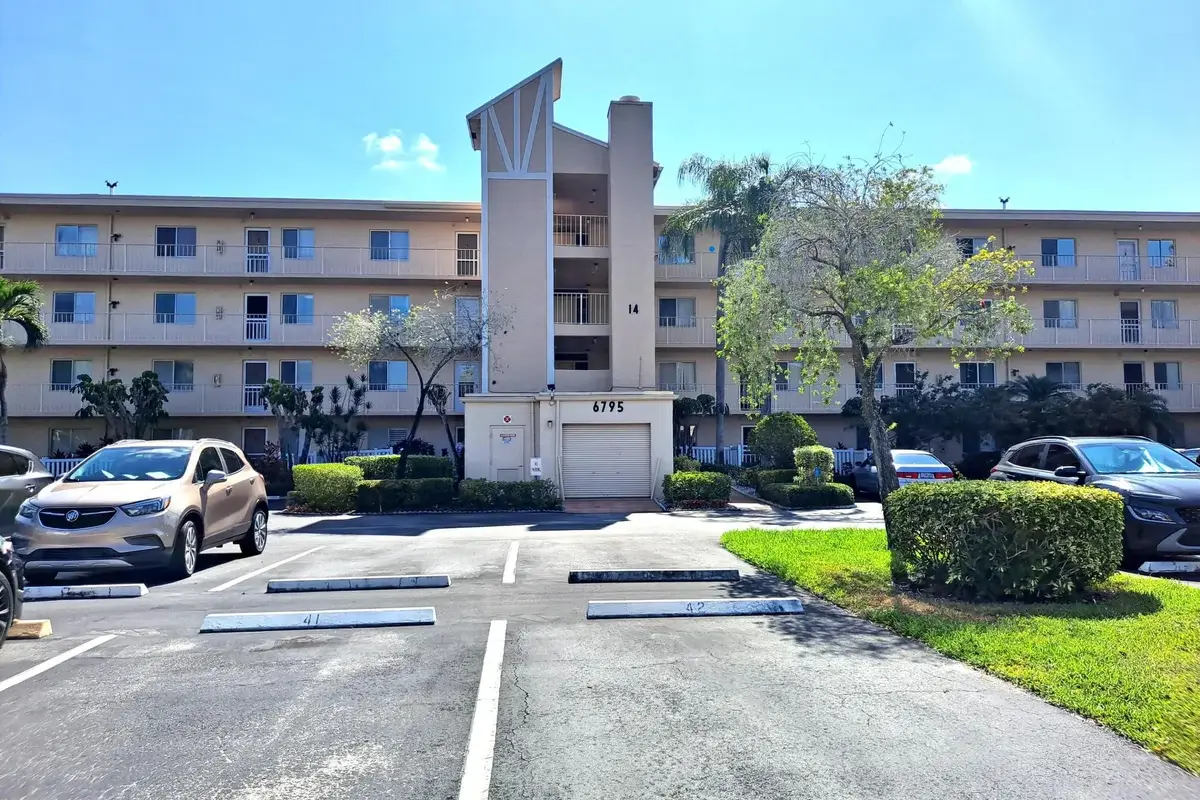 6795 Huntington Ln #405, Delray Beach: photo 1 of 26