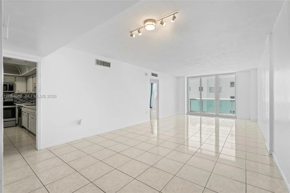 5001 Collins Ave #5E, Miami Beach: photo 1 of 45