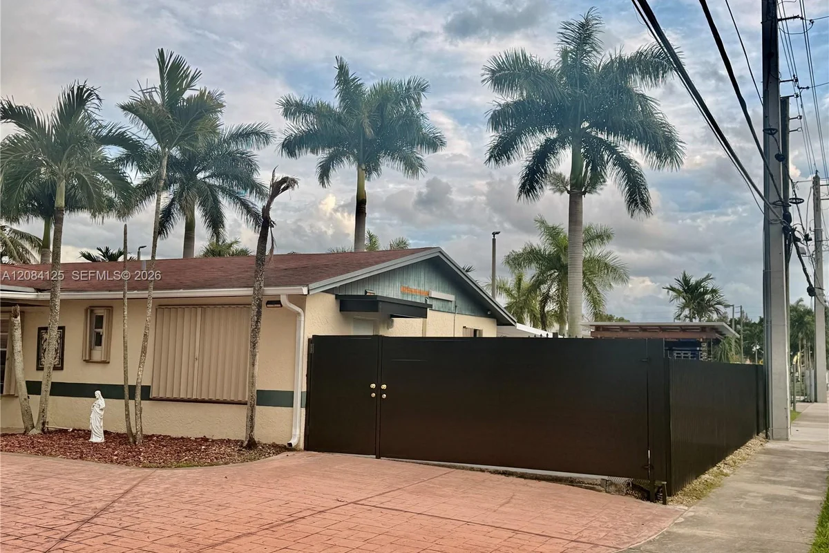 12694 SW 191st Ter, Miami: photo 1 of 17