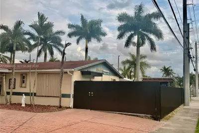 12694 SW 191st Ter, Miami: photo 1 of 17