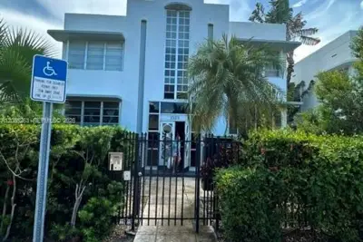 1525 Meridian Ave #101, Miami Beach: photo 1 of 12