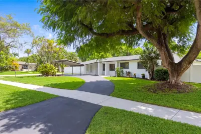 8201 SW 151st St, Palmetto Bay: photo 1 of 21