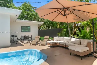 509 SE 19th St, Fort Lauderdale: photo 1 of 26