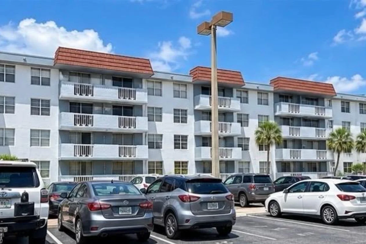 1800 Sans Souci Blvd #120, North Miami: photo 1 of 11