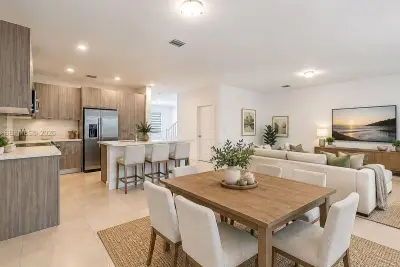 15811 SW 136th Ter, Miami: photo 1 of 60