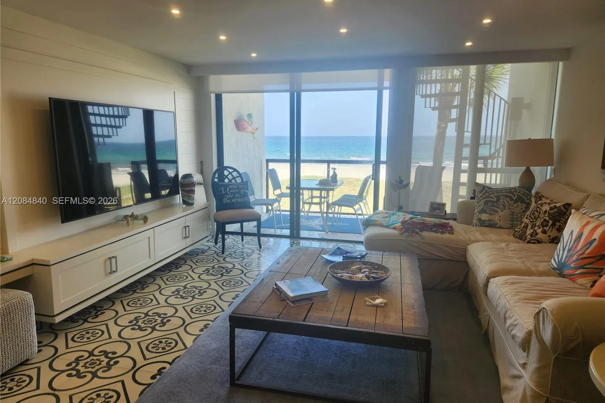 550 NE 21st Ave #6, Deerfield Beach: photo 1 of 4
