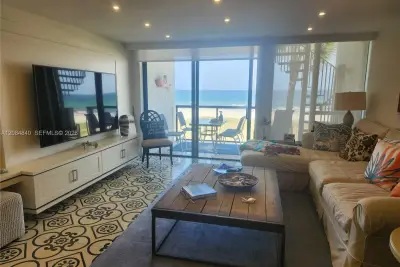 550 NE 21st Ave #6, Deerfield Beach: photo 1 of 4