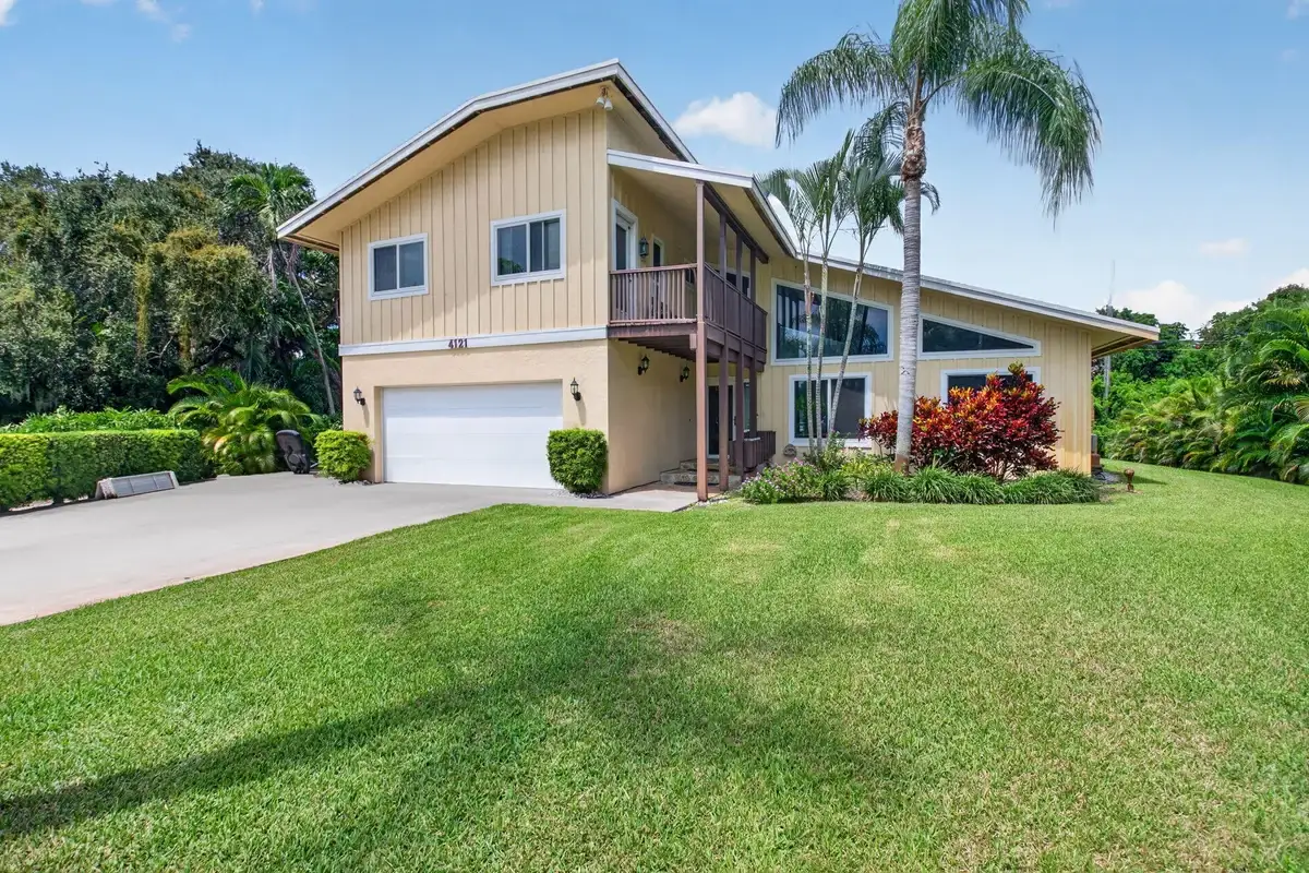 4121 NW 5th Ave, Boca Raton: photo 1 of 35