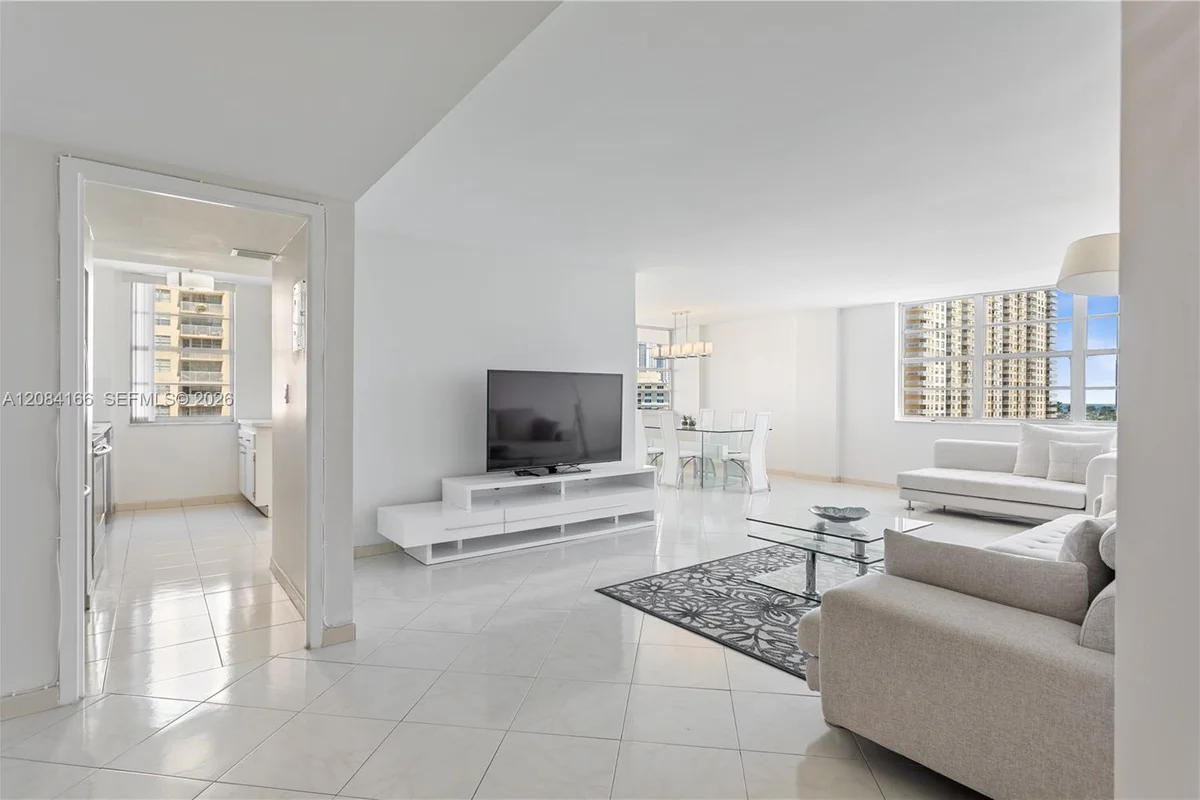 250 174th St #605, Sunny Isles Beach: photo 1 of 11