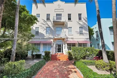 1244 Pennsylvania Ave #101, Miami Beach: photo 1 of 9