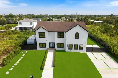 11761 SW 226th Ter, Miami: photo 1 of 18