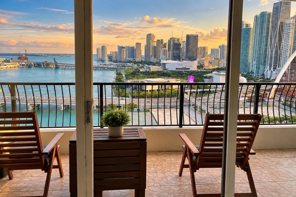 555 NE 15th St #27K, Miami: photo 1 of 20