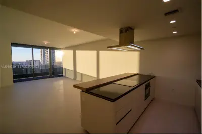 1000 Brickell Plz #2106, Miami: photo 1 of 25