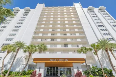 3000 S Ocean Blvd #204, Boca Raton: photo 1 of 37