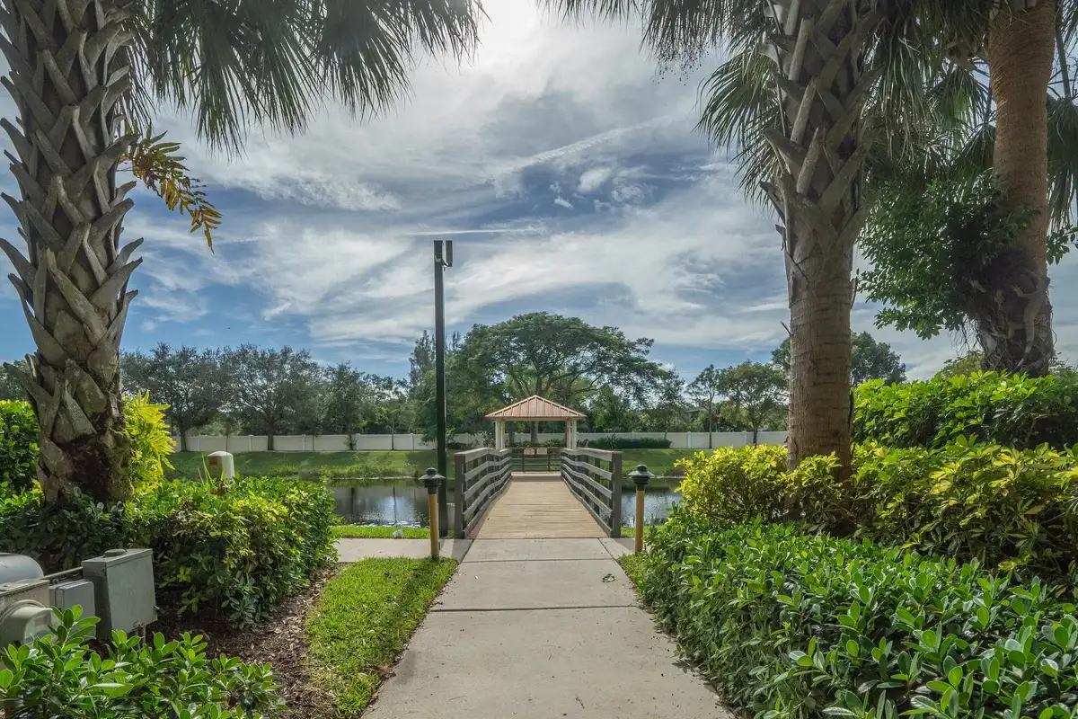 948 NW 18th Ave, Boca Raton: photo 1 of 19