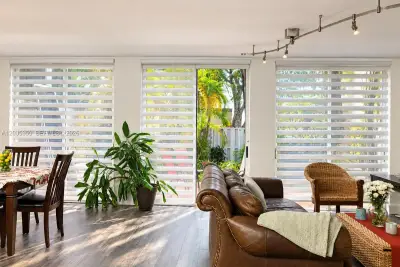 10016 NW 43rd Ter, Doral: photo 1 of 9