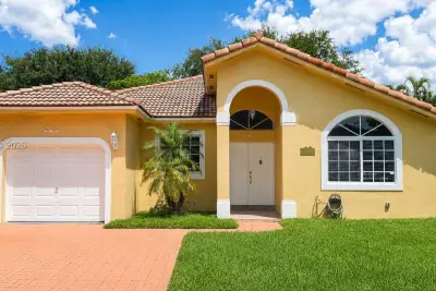 15339 SW 32nd Ter, Miami: photo 1 of 28