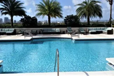 3000 Coral Way #707, Miami: photo 1 of 18