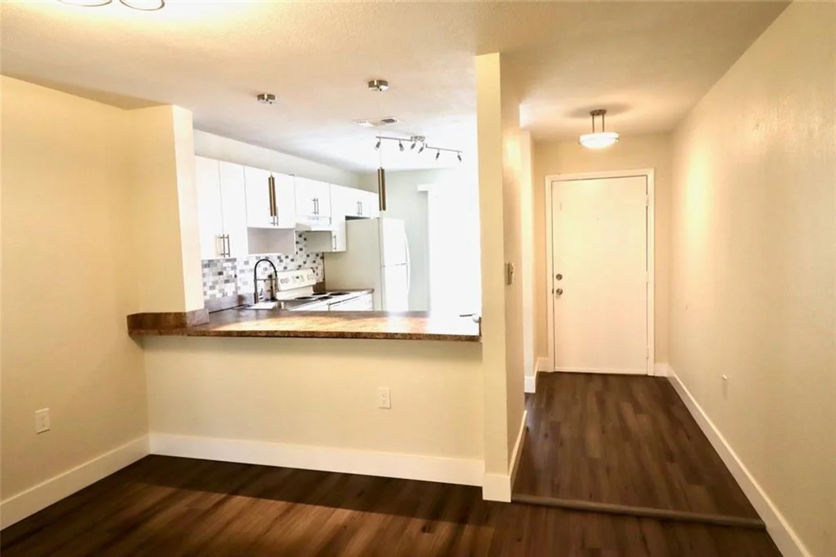 8121 SW 21st Ct, Miramar: photo 1 of 29