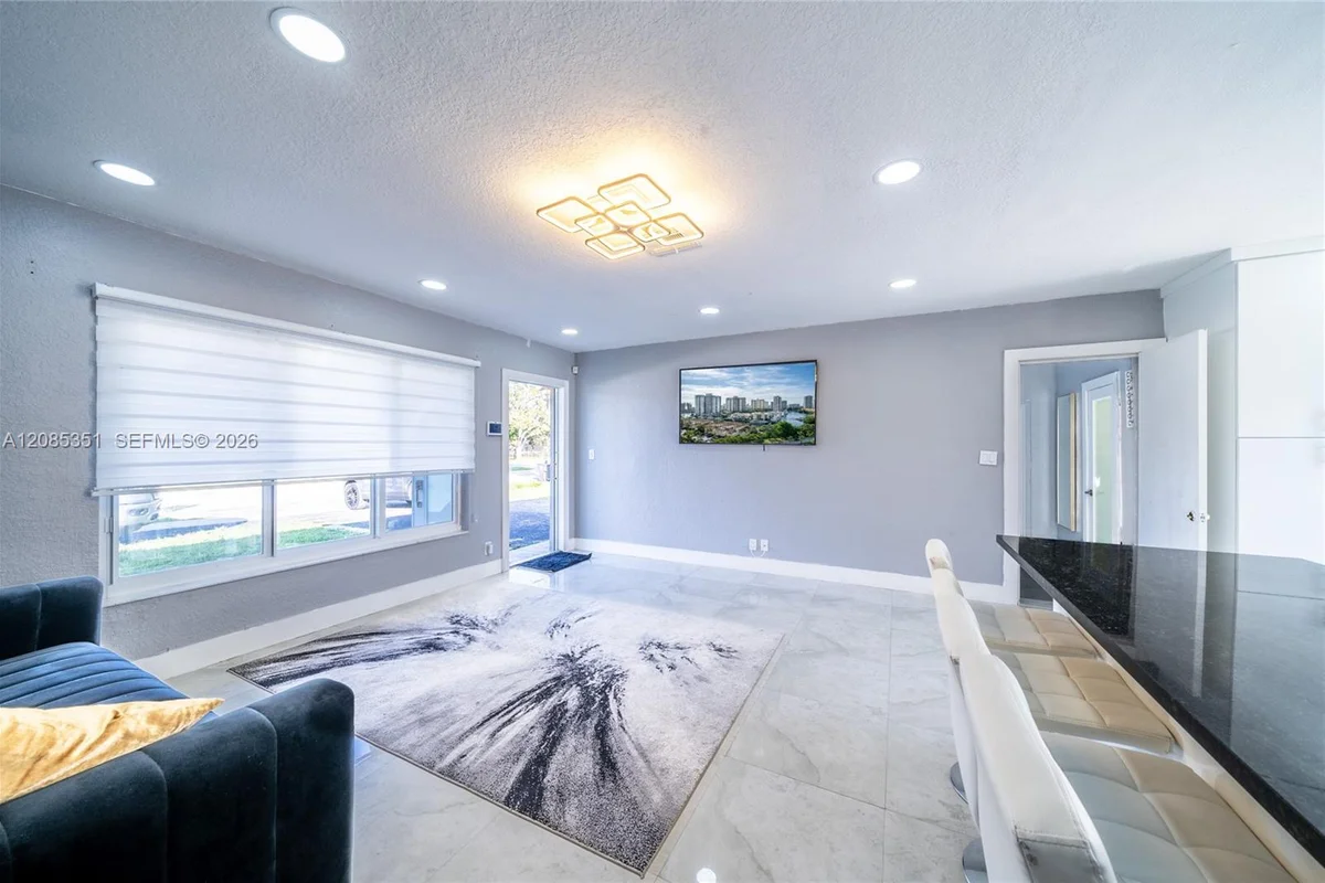 1650 SW 63rd Ter #1, North Lauderdale: photo 1 of 14