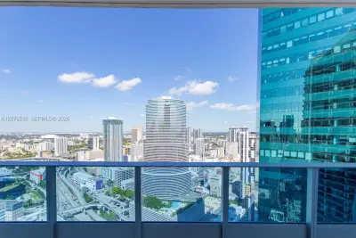 200 Biscayne Blvd Way #4512, Miami: photo 1 of 21