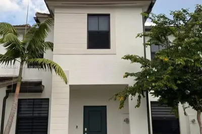 23424 SW 127th Pl, Homestead: photo 1 of 32