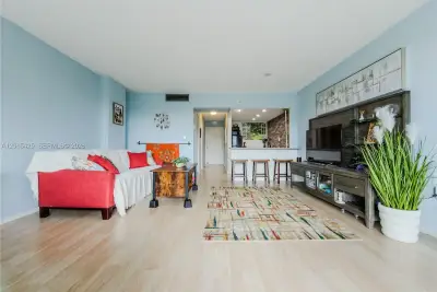 12500 NE 15th Ave #312, North Miami: photo 1 of 18