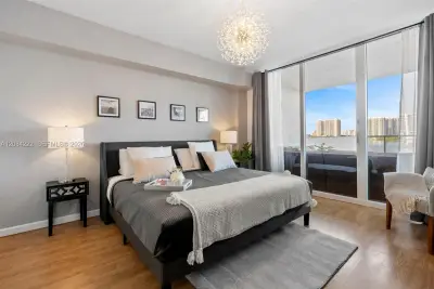 18100 N Bay Rd #308, Sunny Isles Beach: photo 1 of 37