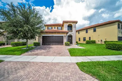 5104 NW 47th St, Tamarac: photo 1 of 39
