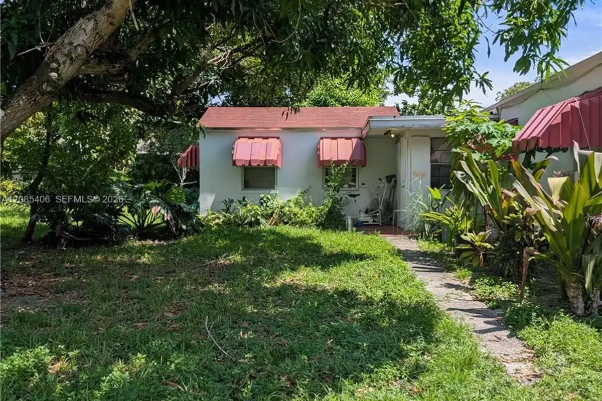 11339 Peachtree Dr, Miami: photo 1 of 15