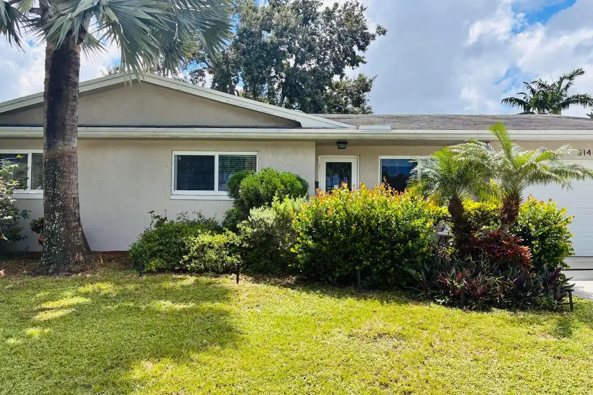 3146 NW 69th St, Fort Lauderdale: photo 1 of 41