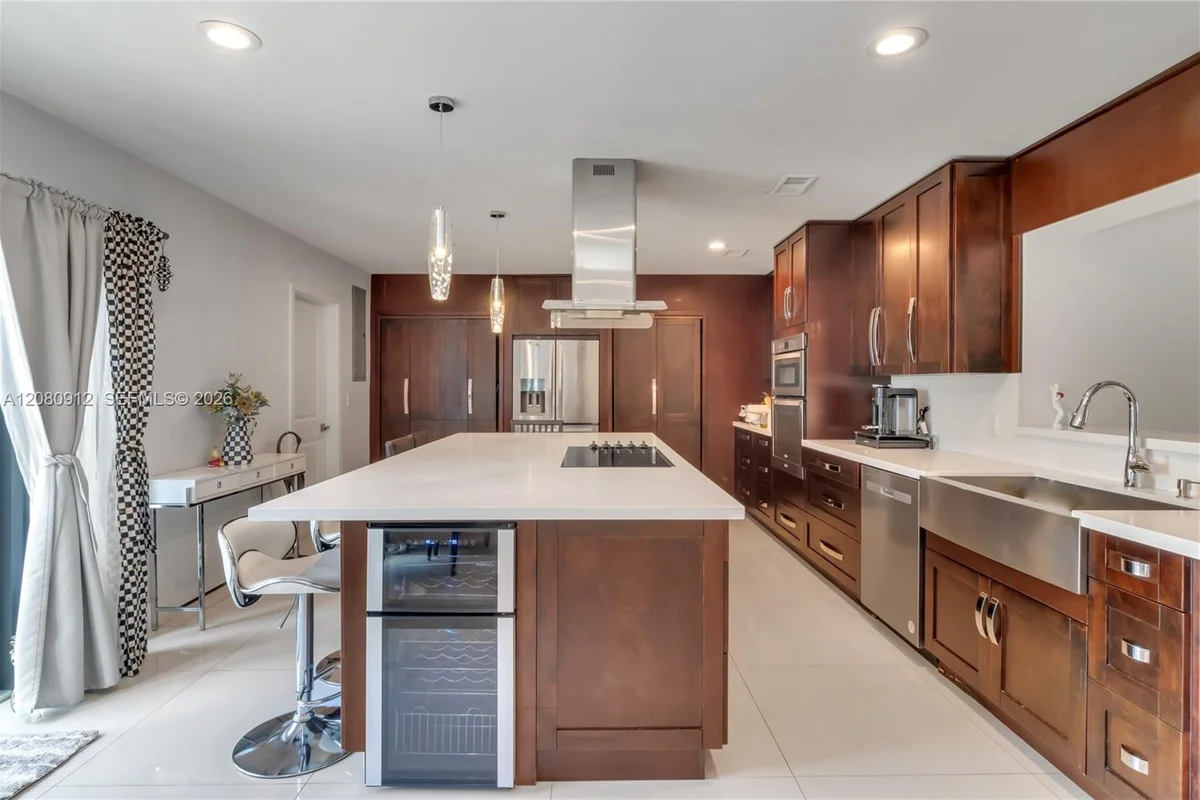 6353 SW 29th St, Miami: photo 1 of 14