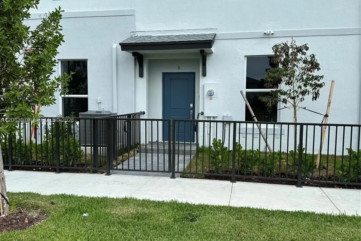 12456 SW 248th St #5, Homestead: photo 1 of 24