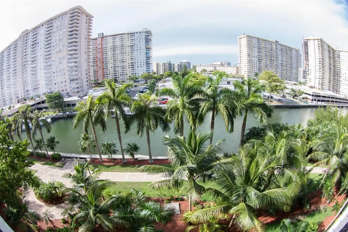 17150 N Bay Rd #2512, Sunny Isles Beach: photo 1 of 49