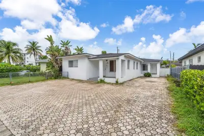 540 Beacom Blvd, Miami: photo 1 of 34