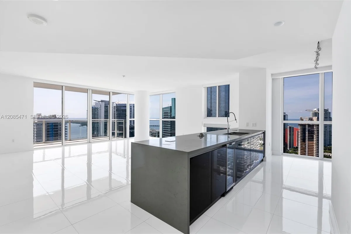 1080 Brickell Ave #3900-3901, Miami: photo 1 of 26