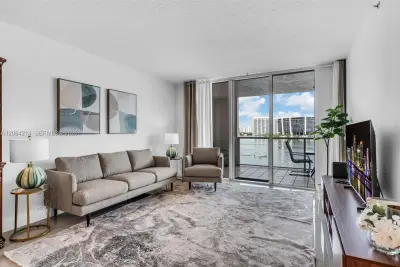 18100 N Bay Rd #709, Sunny Isles Beach: photo 1 of 48