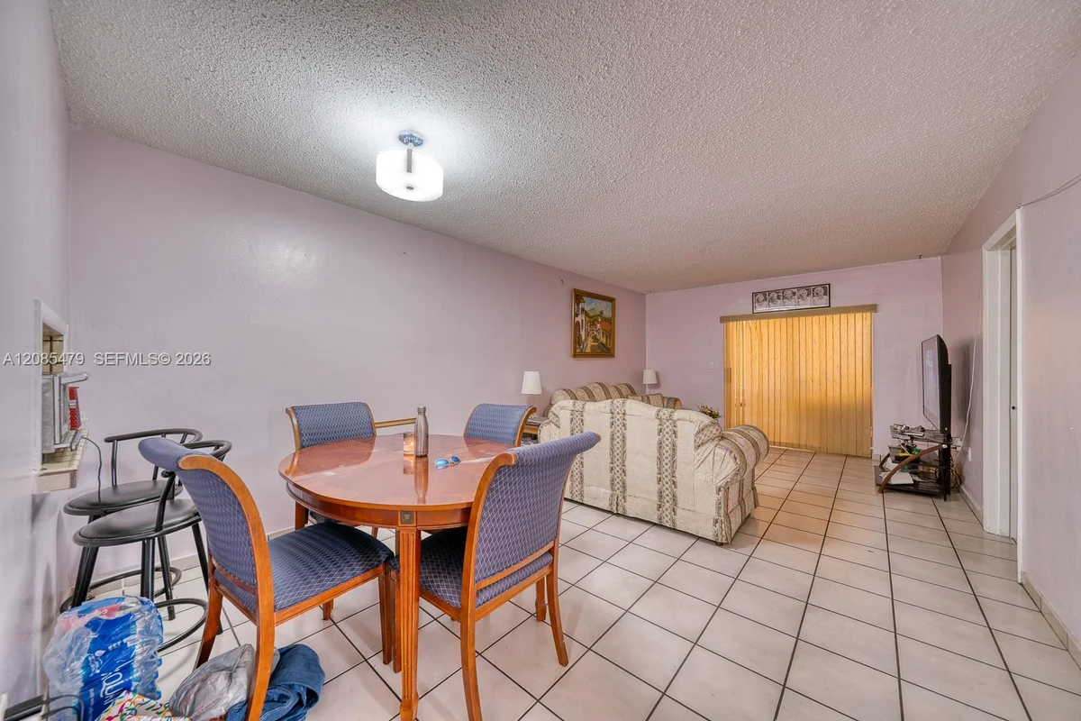 140 Royal Palm Rd #111, Hialeah Gardens: photo 1 of 13