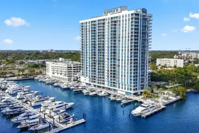 17301 Biscayne Blvd #1105, North Miami Beach: photo 1 of 38