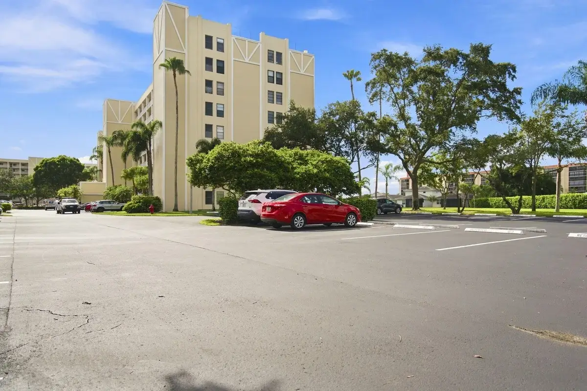7290 Kinghurst Dr #403, Delray Beach: photo 1 of 30
