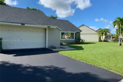 1197 Egret Rd, Homestead: photo 1 of 22
