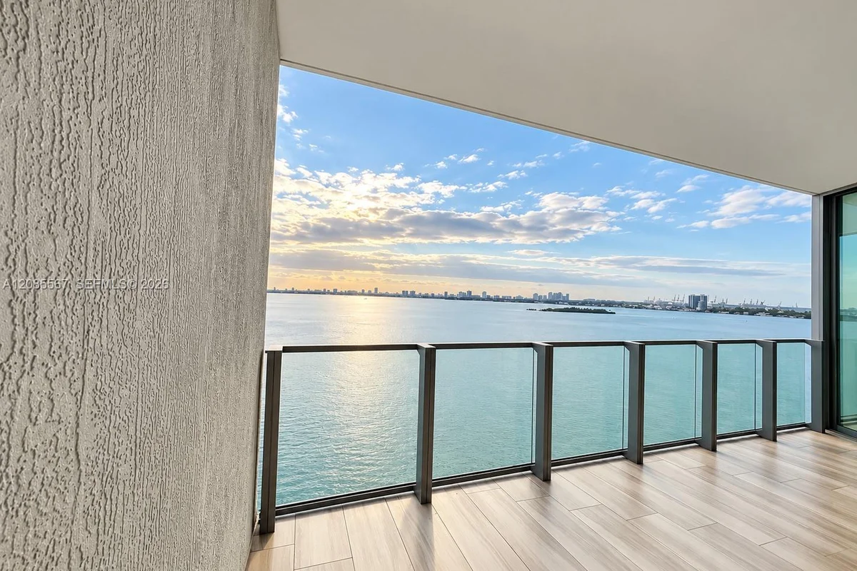 2900 NE 7th Ave #1104, Miami: photo 1 of 29