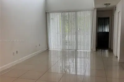 4639 NW 97th Ct #18, Doral: photo 1 of 9