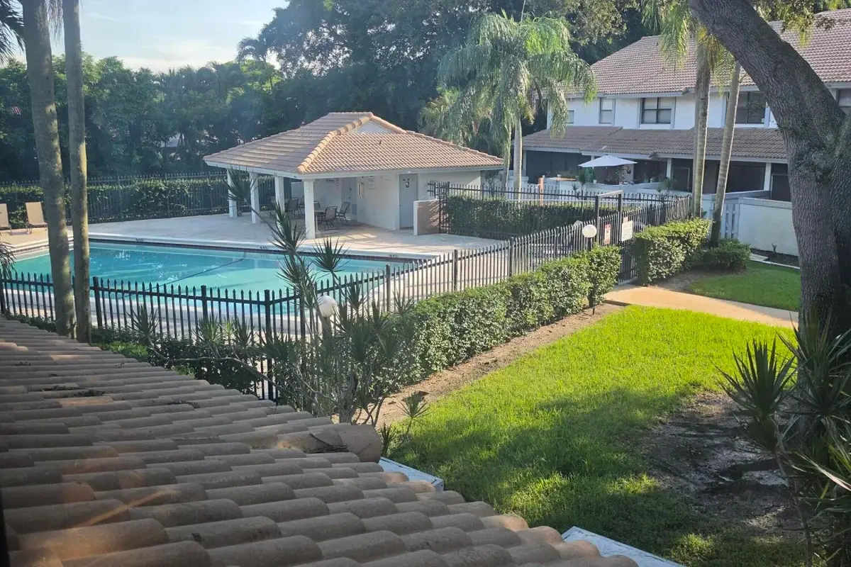 9809 Riverside Dr #51-5, Coral Springs: photo 1 of 27