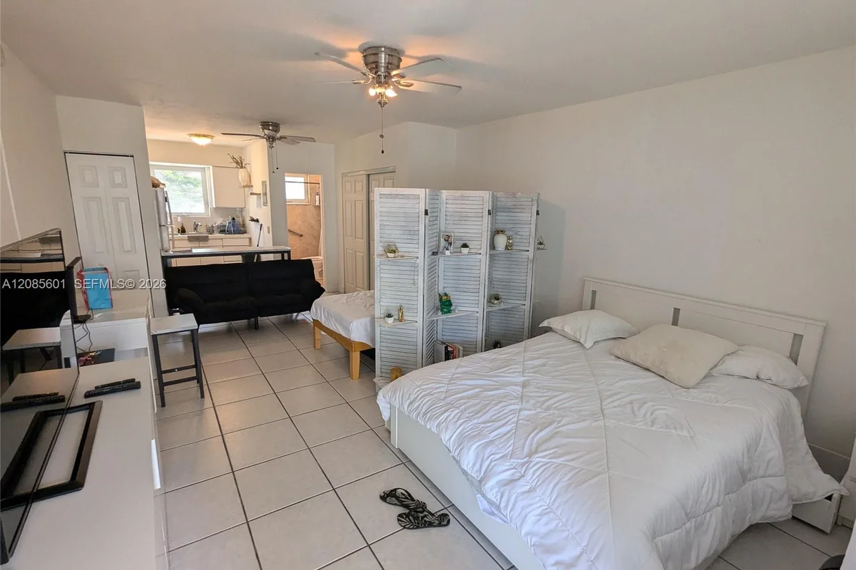 158 Ocean Dr #406, Miami Beach: photo 1 of 12