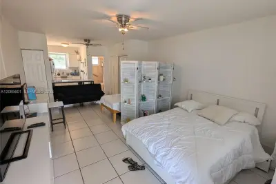 158 Ocean Dr #406, Miami Beach: photo 1 of 12