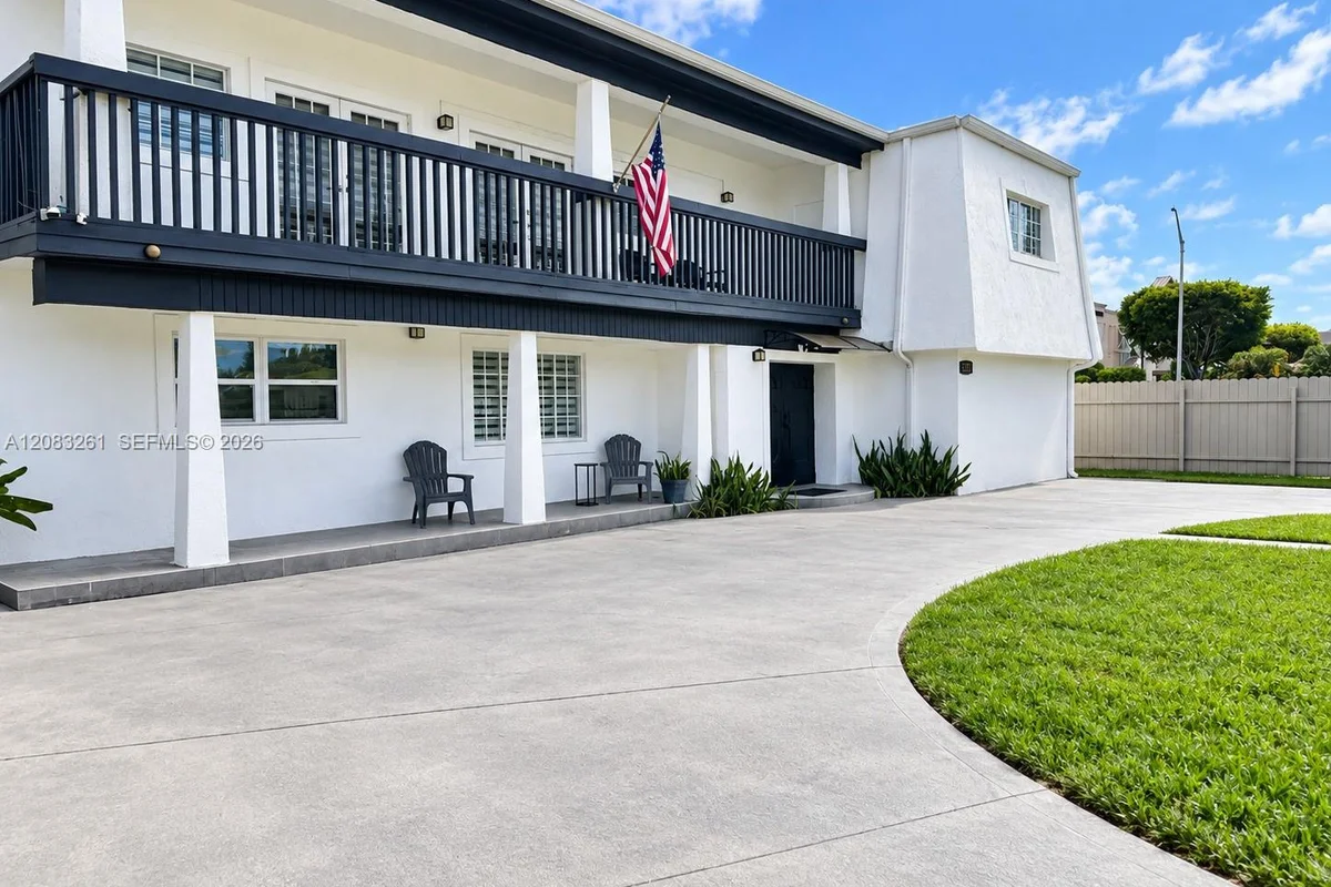 4120 NW 166th St, Miami Gardens: photo 1 of 54