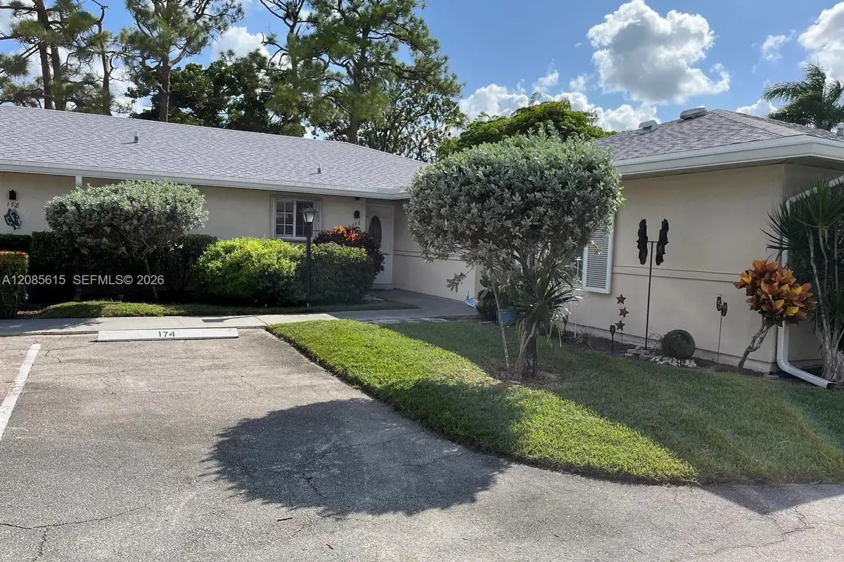 176 Cape Cod Cir, Lake Worth: photo 1 of 8