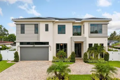 289 NW 11th St, Boca Raton: photo 1 of 45